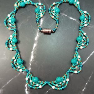 Elegant turquoise necklace